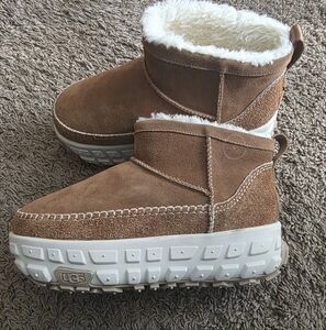 UGG Brown Mens Suede Shearling Boots